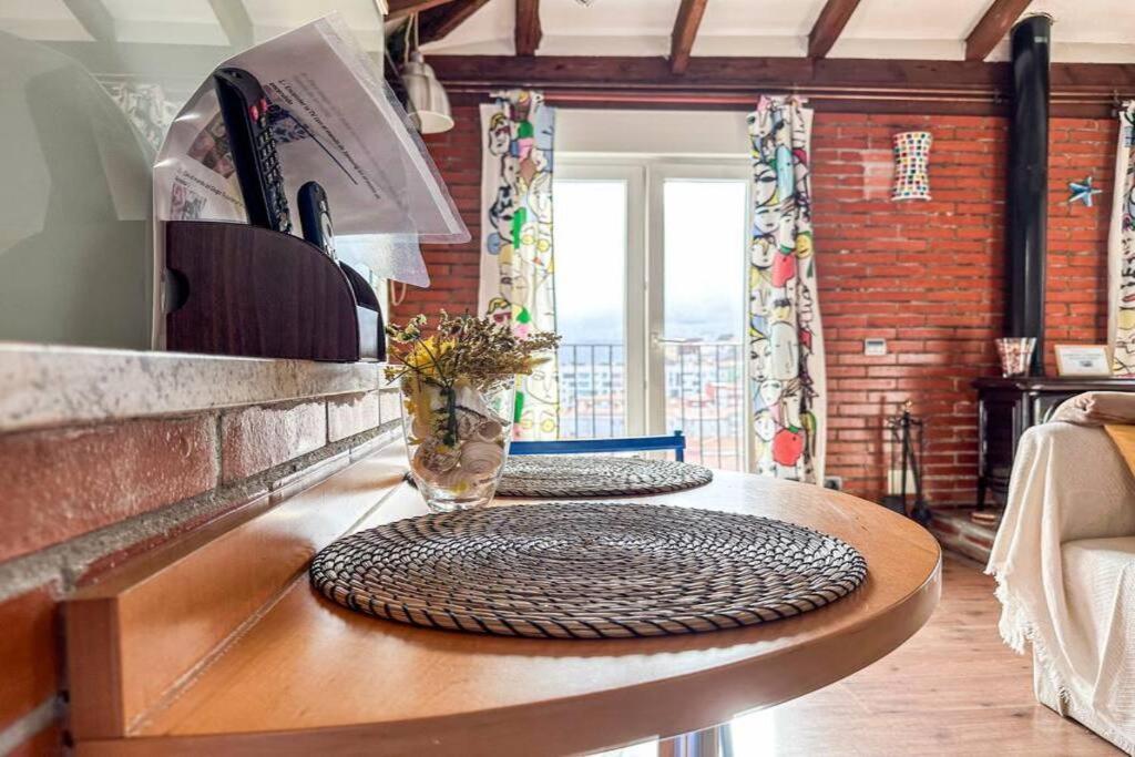 Appartamento Acogedor Loft Con Vistas A La Ciudad Santander Esterno foto